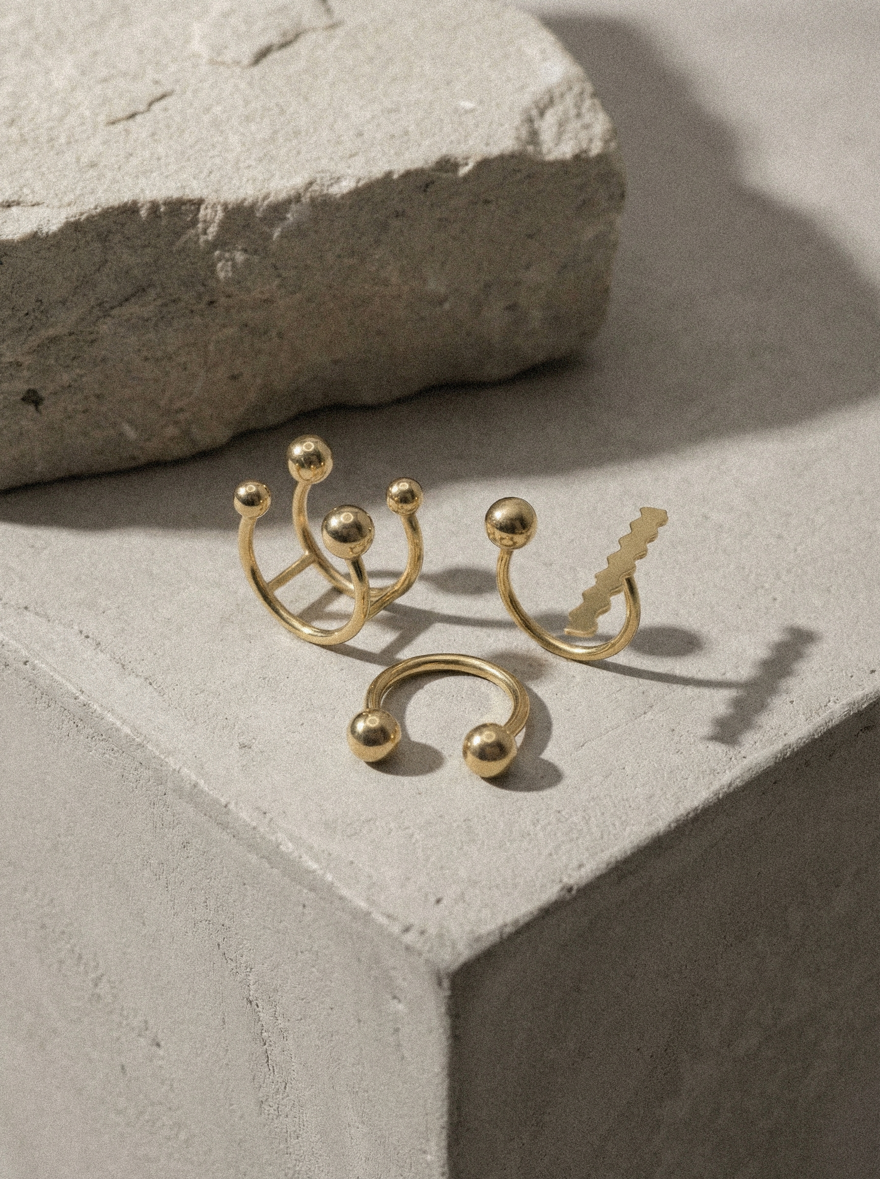Wave Dot Ring